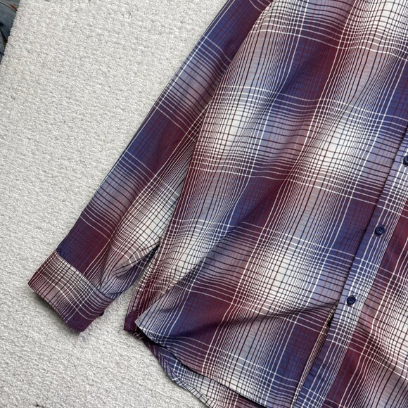 Mountain Equipment Co-op MEC light Hiking Button Shirt Men L Plaid Red / Blue - Picture 3 of 13